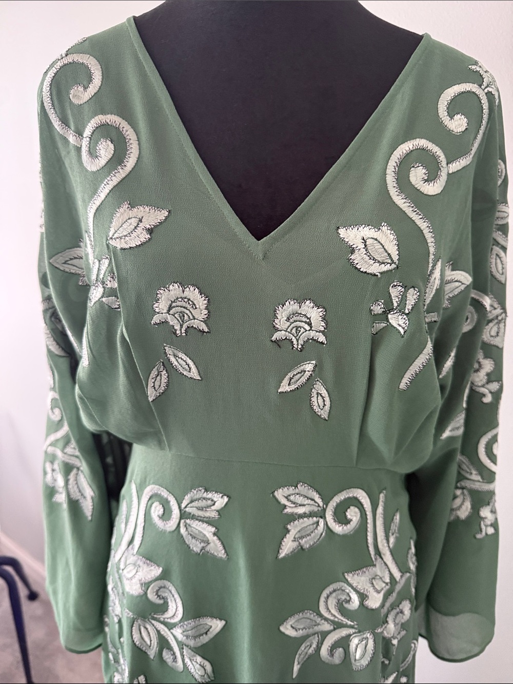 NWT Monsoon London Embroidered Kimono Sleeve Midi Dress - Picture 4 of 13
